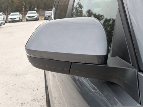 Used 2025 Volkswagen Atlas SE image 10