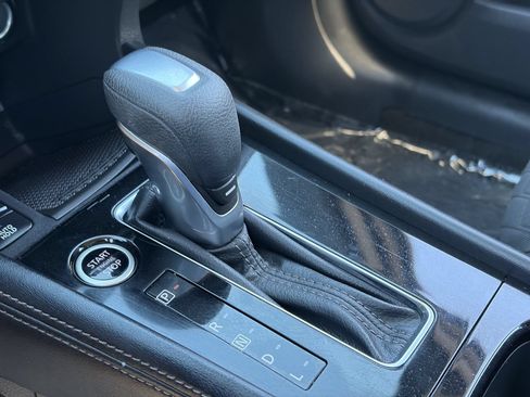 Used 2022 Nissan Kicks SR FWD image 44