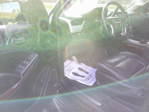 Used 2019 GMC Yukon SLT w/ Open Road Package AWD/4WD image 8