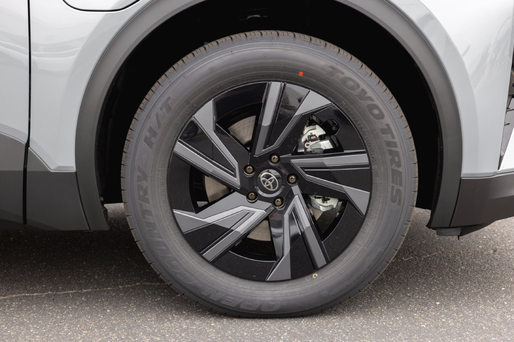 New 2026 Toyota C-HR AWD/4WD image 4