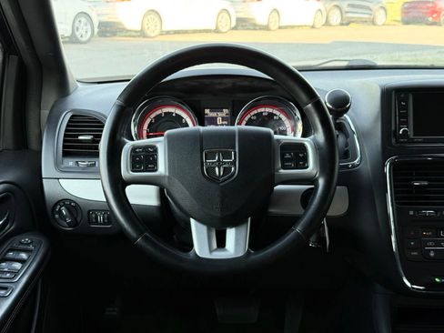 Used 2019 Dodge Grand Caravan GT FWD image 29