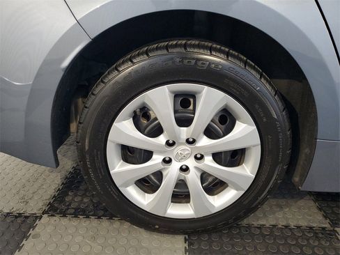 Used 2020 Toyota Corolla LE image 7