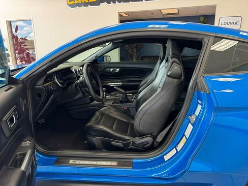 Used 2019 Ford Mustang GT Premium w/ GT Performance Package RWD image 14