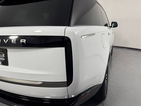 Used 2024 Land Rover Range Rover SE AWD/4WD image 7