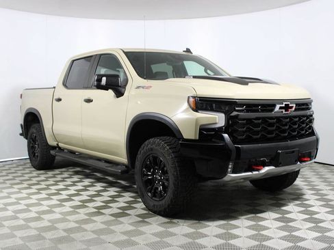 Used 2023 Chevrolet Silverado 1500 ZR2 w/ Technology Package AWD/4WD image 1