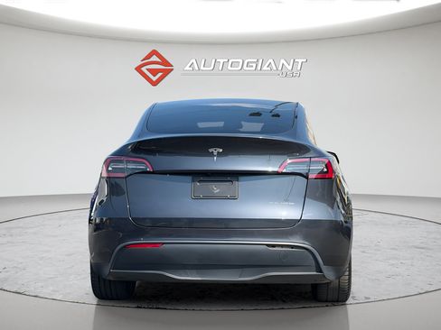 Used 2024 Tesla Model Y Long Range AWD/4WD image 6