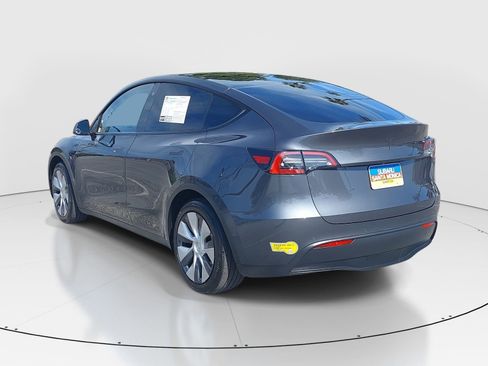 Used 2021 Tesla Model Y Long Range image 5
