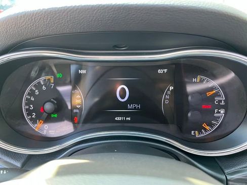 Used 2021 Jeep Grand Cherokee Limited w/ Sun & Sound Group AWD/4WD image 29