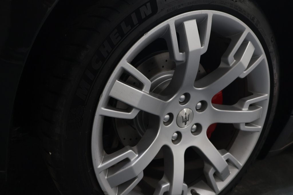 Used 2015 Maserati GranTurismo Convertible RWD image 23