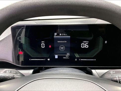 Used 2025 Kia K4 LXS image 25