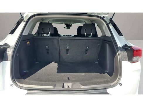 Used 2023 Chevrolet TrailBlazer LT AWD/4WD image 9