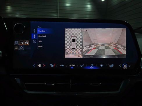 Used 2024 Chevrolet Equinox EV LT image 24