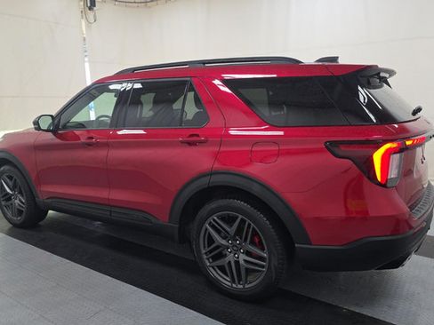 Used 2026 Ford Explorer ST AWD/4WD image 3