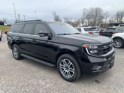 New 2025 Ford Expedition Active image 2