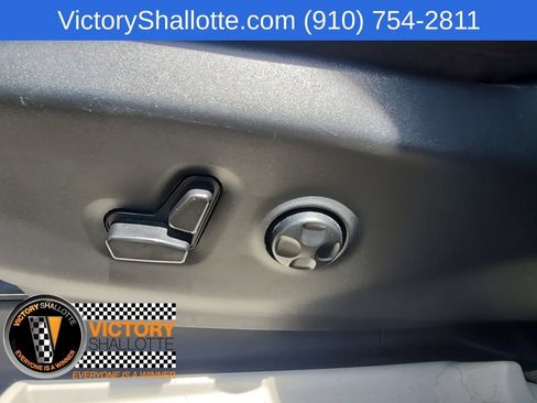 Certified 2024 Chrysler Pacifica Limited FWD image 20