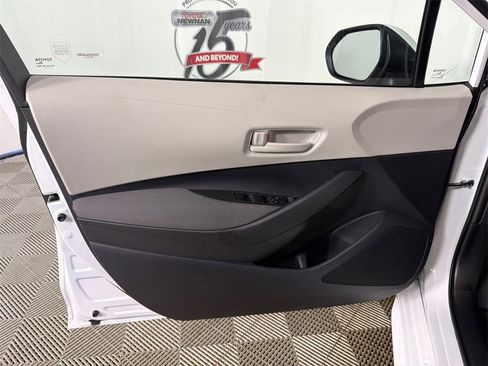 Used 2025 Toyota Corolla LE image 10