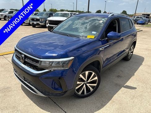 Used 2023 Volkswagen Taos SE FWD image 1