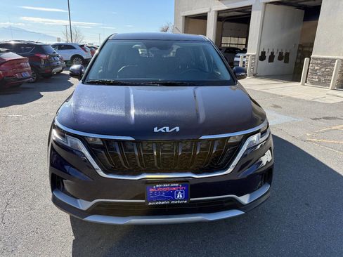 Used 2024 Kia Carnival LX image 10