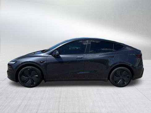 Used 2026 Tesla Model Y AWD image 4