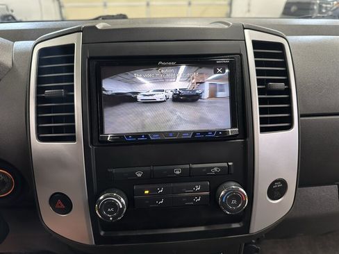 Used 2010 Nissan Xterra Off-Road AWD/4WD image 24