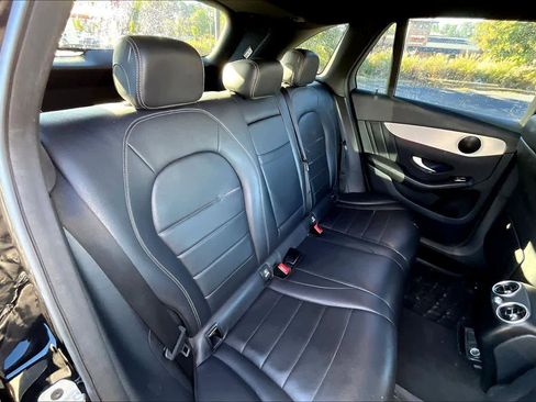 Used 2022 Mercedes-Benz GLC 300 image 19