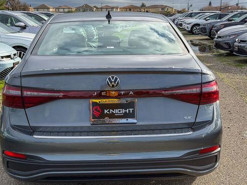 New 2026 Volkswagen Jetta SE image 8