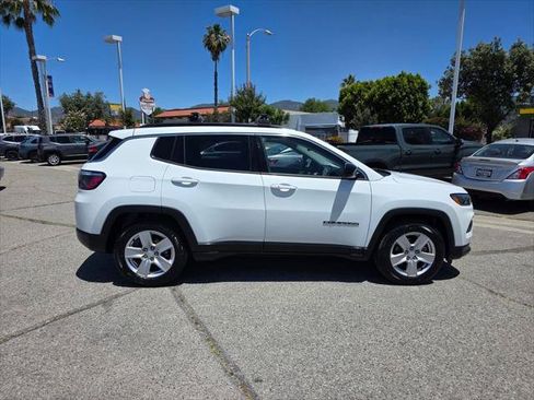 Certified 2022 Jeep Compass Latitude FWD image 4