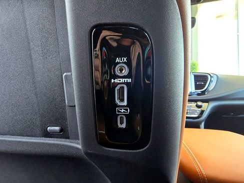 New 2026 Chrysler Pacifica Pinnacle image 21