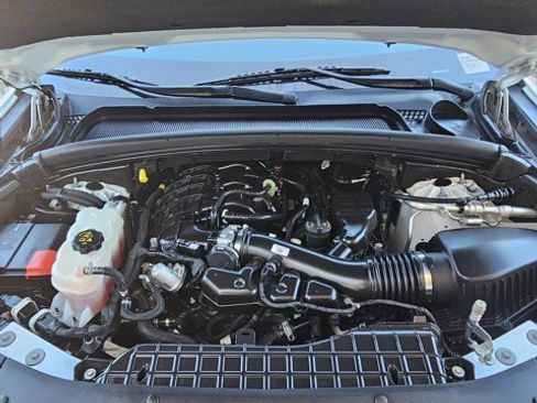 Used 2023 Jeep Grand Cherokee L Limited w/ Black Appearance Package image 10