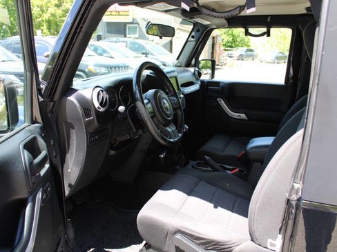 Used 2011 Jeep Wrangler Rubicon w/ Dual Top Group AWD/4WD image 22