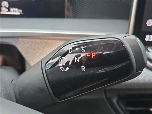 Used 2025 Volkswagen Tiguan S image 15