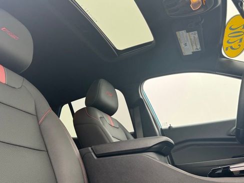 New 2025 Chevrolet Trax RS w/ Sunroof Package image 20