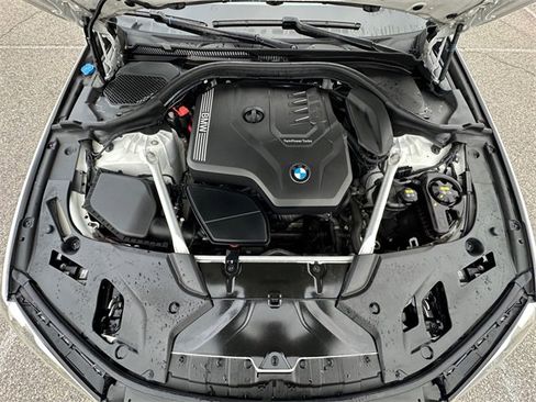 Used 2022 BMW 530i w/ Convenience Package image 31