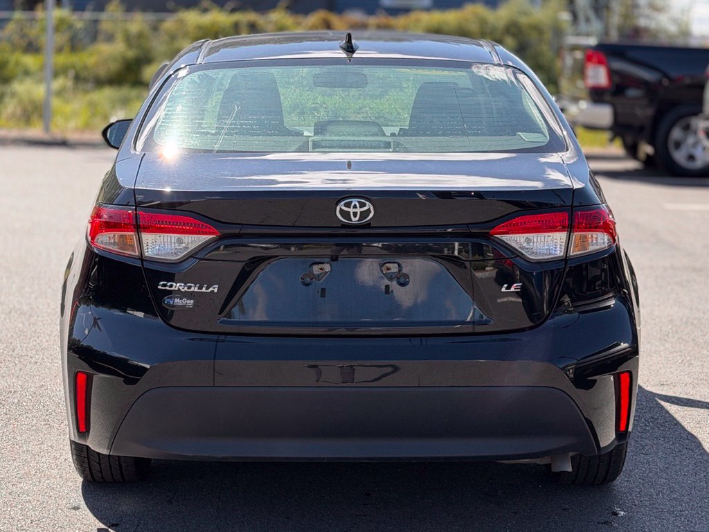 Used 2023 Toyota Corolla LE FWD image 4