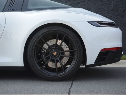 Certified 2023 Porsche 911 Targa 4 GTS AWD/4WD image 38