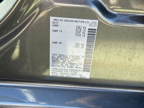 Used 2025 Nissan Altima 2.5 SV FWD image 27