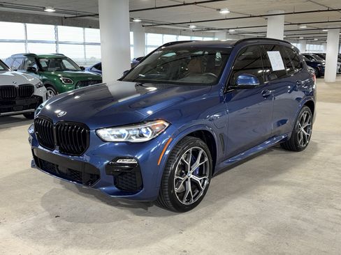 Used 2021 BMW X5 xDrive45e w/ M Sport Package AWD/4WD image 4