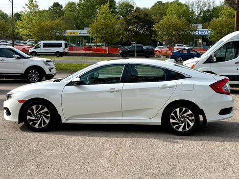 Used 2017 Honda Civic EX image 8