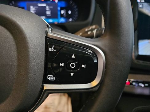 Certified 2025 Volvo XC90 B6 Ultra w/ Protection Package Premier AWD/4WD image 19