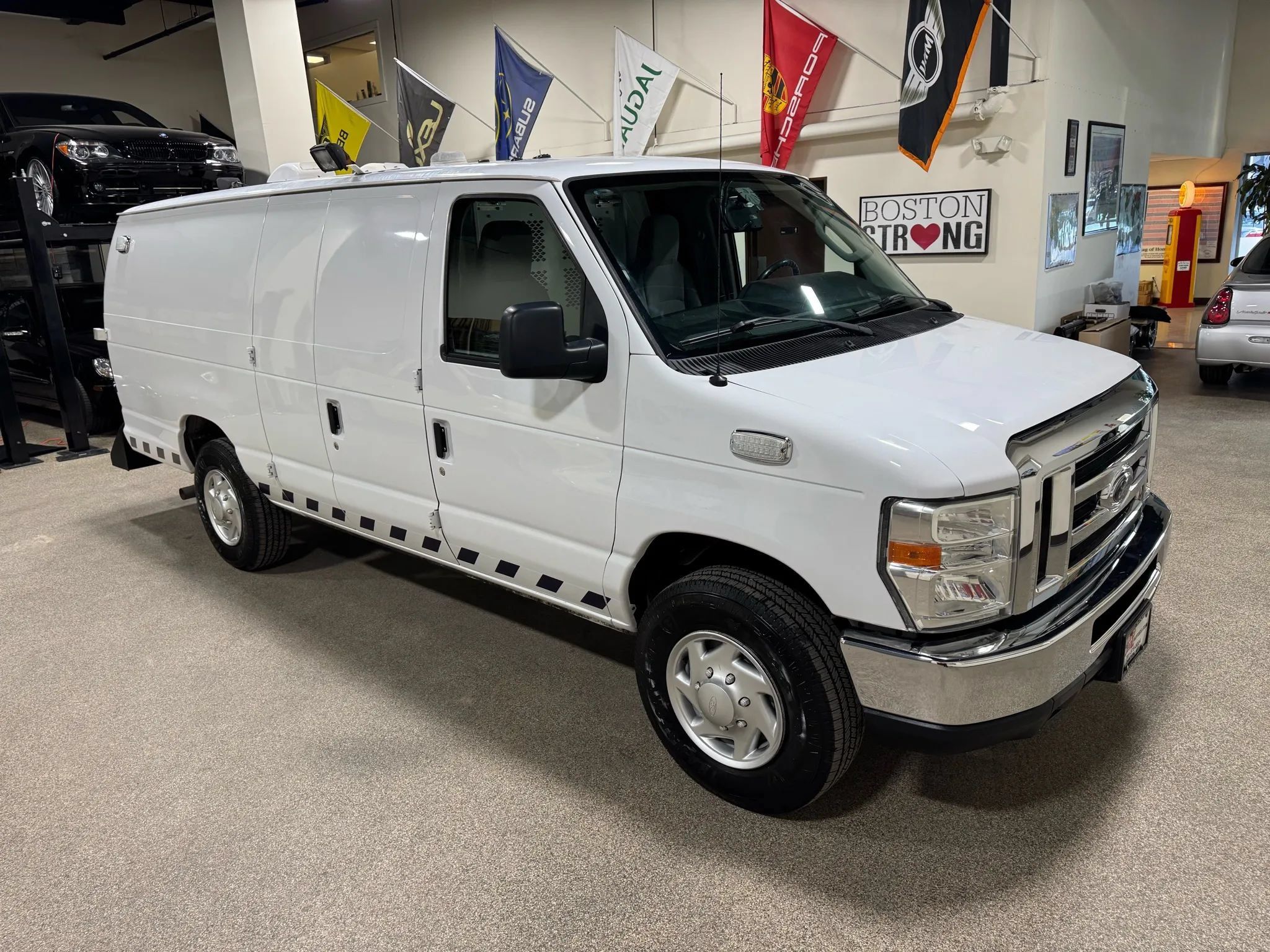 Used 2012 Ford E-350 and Econoline 350 Extended Super Duty w/ PWR Group RWD image 7