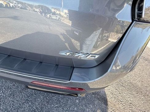 Used 2025 Ford Explorer ST-Line image 11