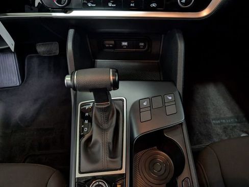 Used 2025 Kia Sportage LX image 21