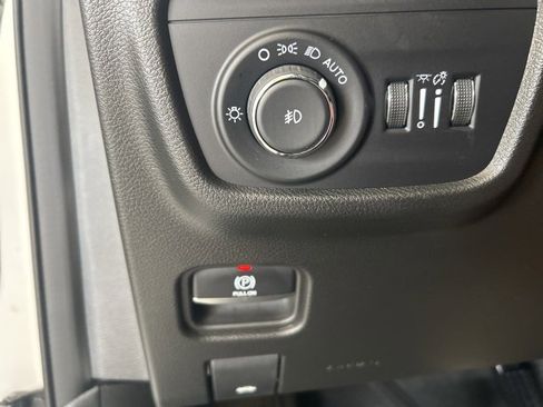 Used 2023 Jeep Grand Cherokee L Overland image 16