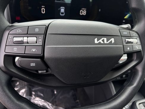 Used 2025 Kia K4 FWD image 28