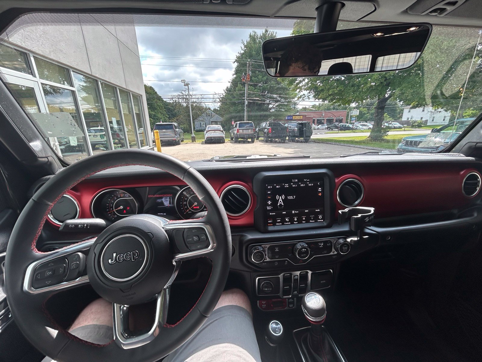 Used 2023 Jeep Gladiator Rubicon AWD/4WD image 14