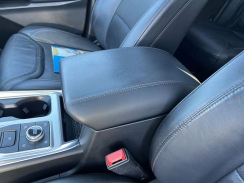 Used 2022 Ford Explorer Platinum w/ Equipment Group 601A image 19