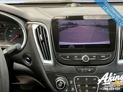 Used 2021 Chevrolet Malibu LT image 8