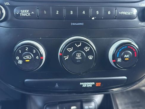 Used 2018 Kia Soul FWD image 23