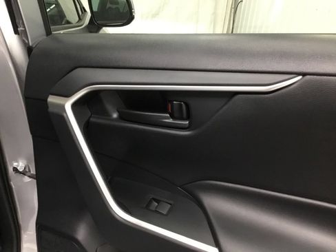 Used 2019 Toyota RAV4 LE w/ All Weather Liner Package AWD/4WD image 19