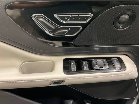 Used 2025 Lincoln Aviator 2WD w/ Jet Appearance Package image 7